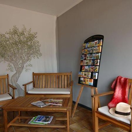 Hotel Le Lagon Rochefort-du-Gard Εξωτερικό φωτογραφία
