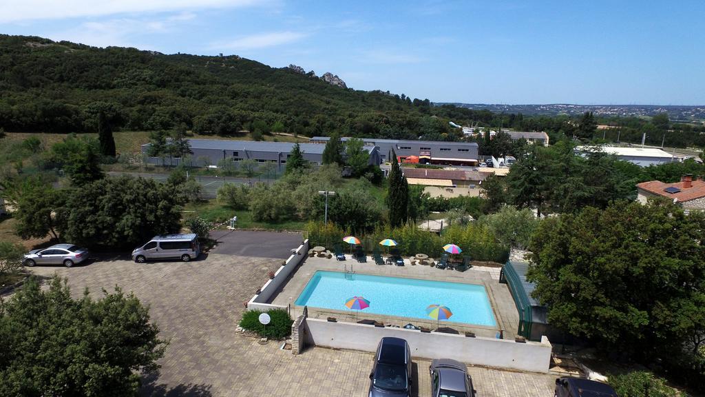 Hotel Le Lagon Rochefort-du-Gard Εξωτερικό φωτογραφία