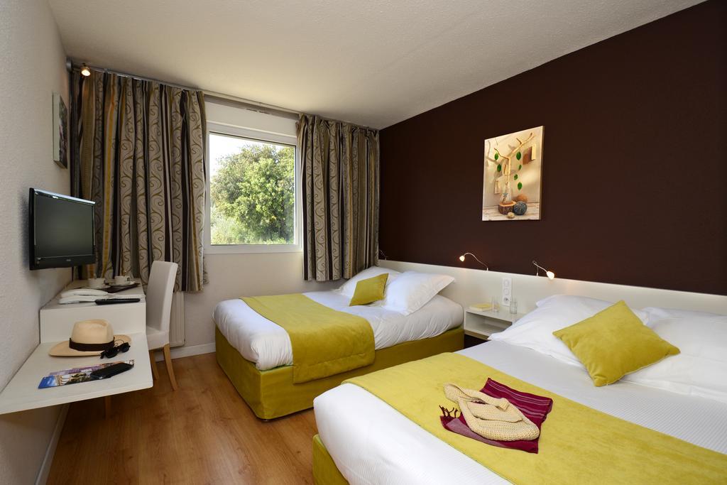 Hotel Le Lagon Rochefort-du-Gard Εξωτερικό φωτογραφία