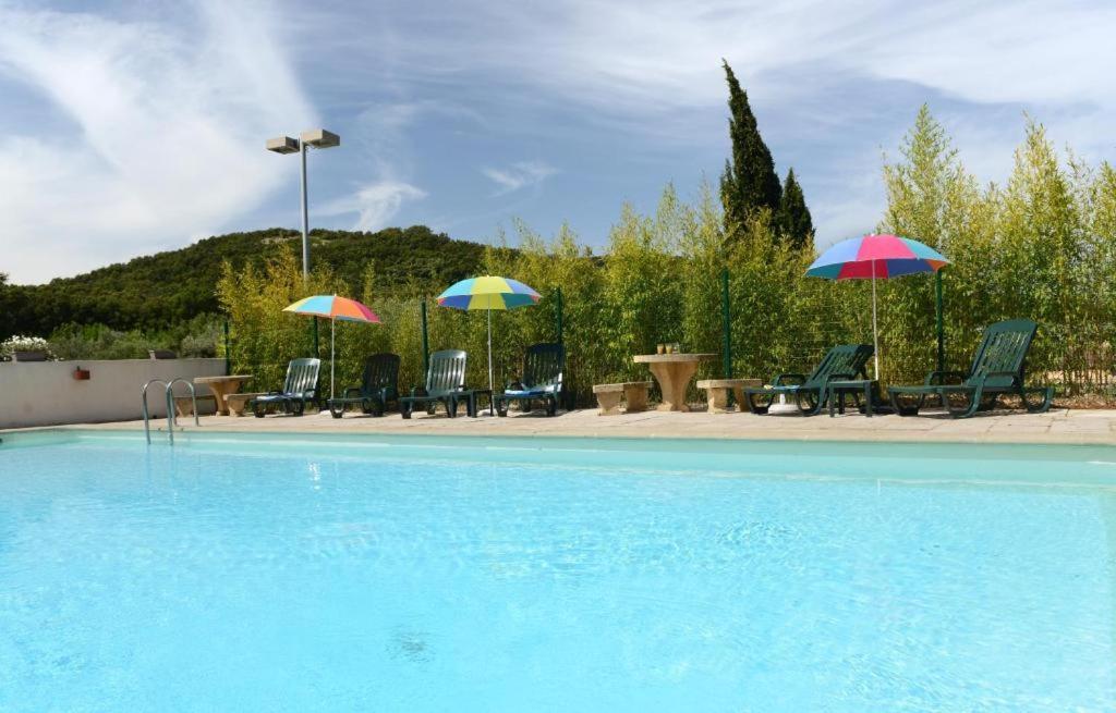 Hotel Le Lagon Rochefort-du-Gard Εξωτερικό φωτογραφία